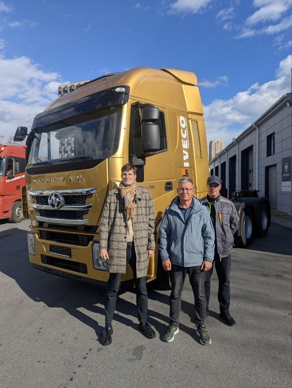 IVECO HONGYAN 6×4: тягач для контейнерных перевозок и новых проектов