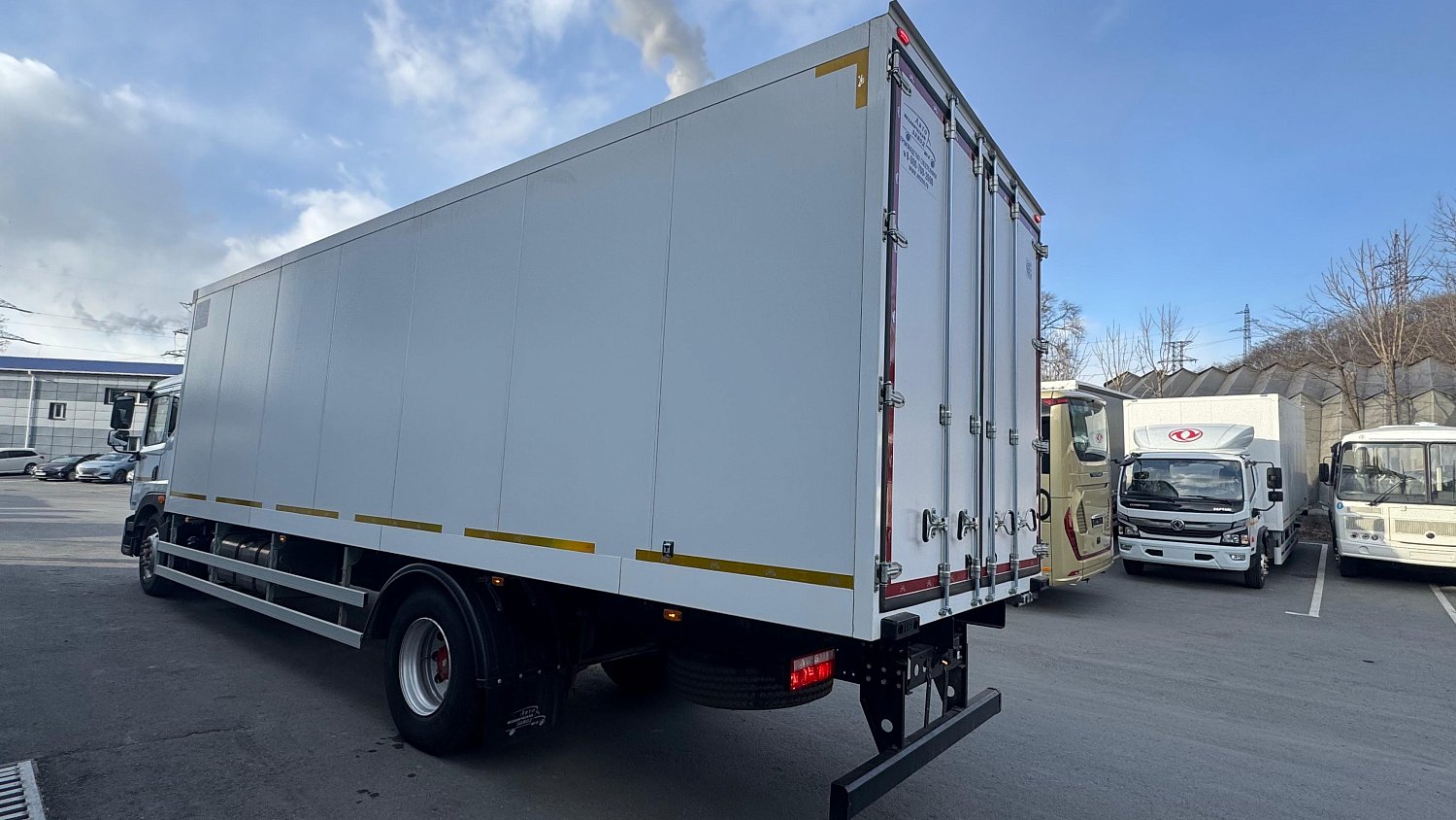 Изотермический фургон DongFeng C180LA