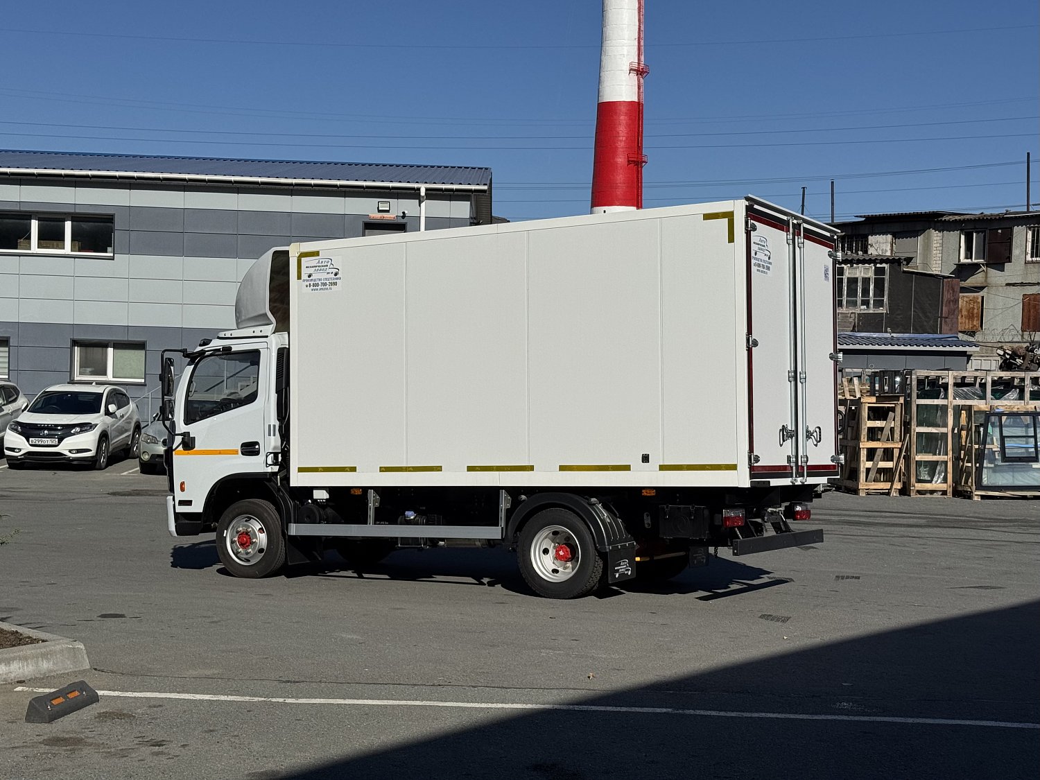 DongFeng Z55L с изотермическим фургоном с полной массой 5.5 т