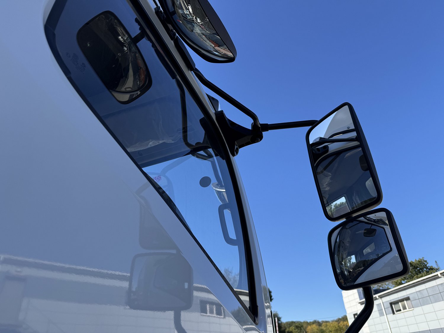 DongFeng Z55L с изотермическим фургоном с полной массой 5.5 т