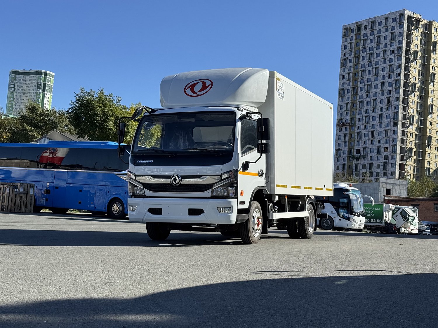 DongFeng Z55L с изотермическим фургоном с полной массой 5.5 т