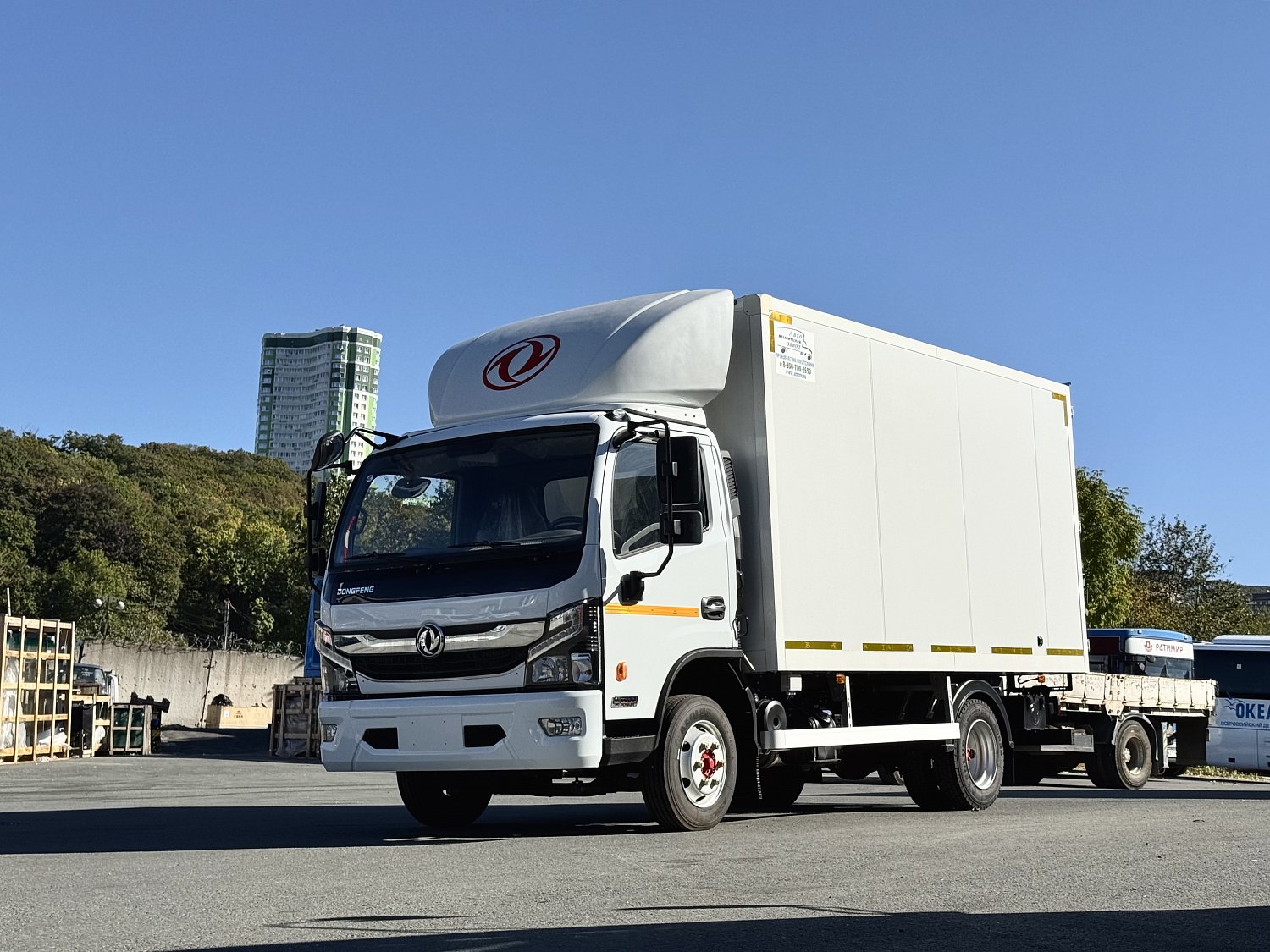 DongFeng Z55L с изотермическим фургоном с полной массой 5.5 т