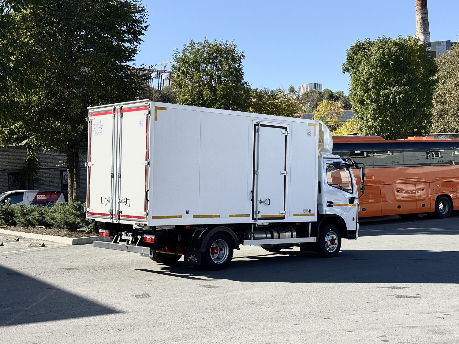 DongFeng Z55L с изотермическим фургоном с полной массой 5.5 т