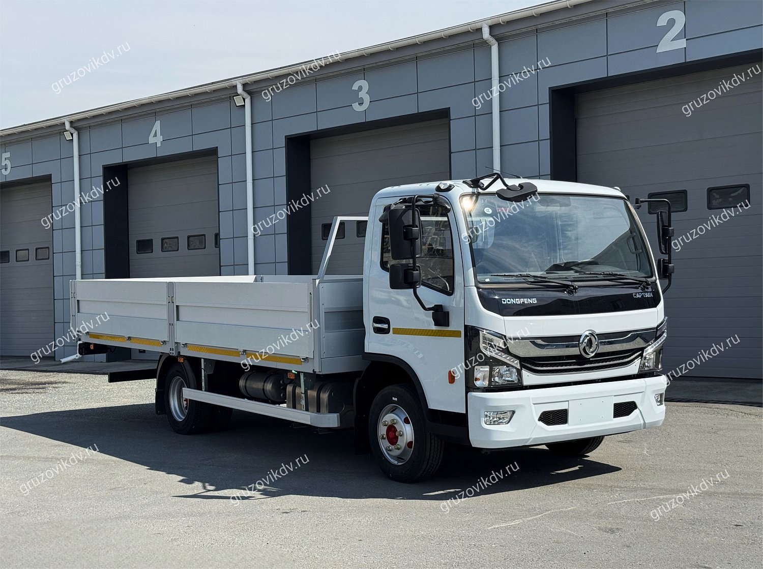 Подходящий грузовик для металлических изделий: клиент выбрал DONGFENG Z80N