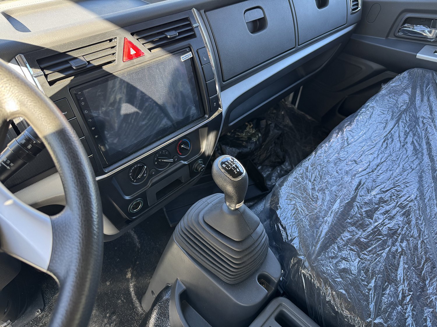 DongFeng Z55L с изотермическим фургоном с полной массой 5.5 т