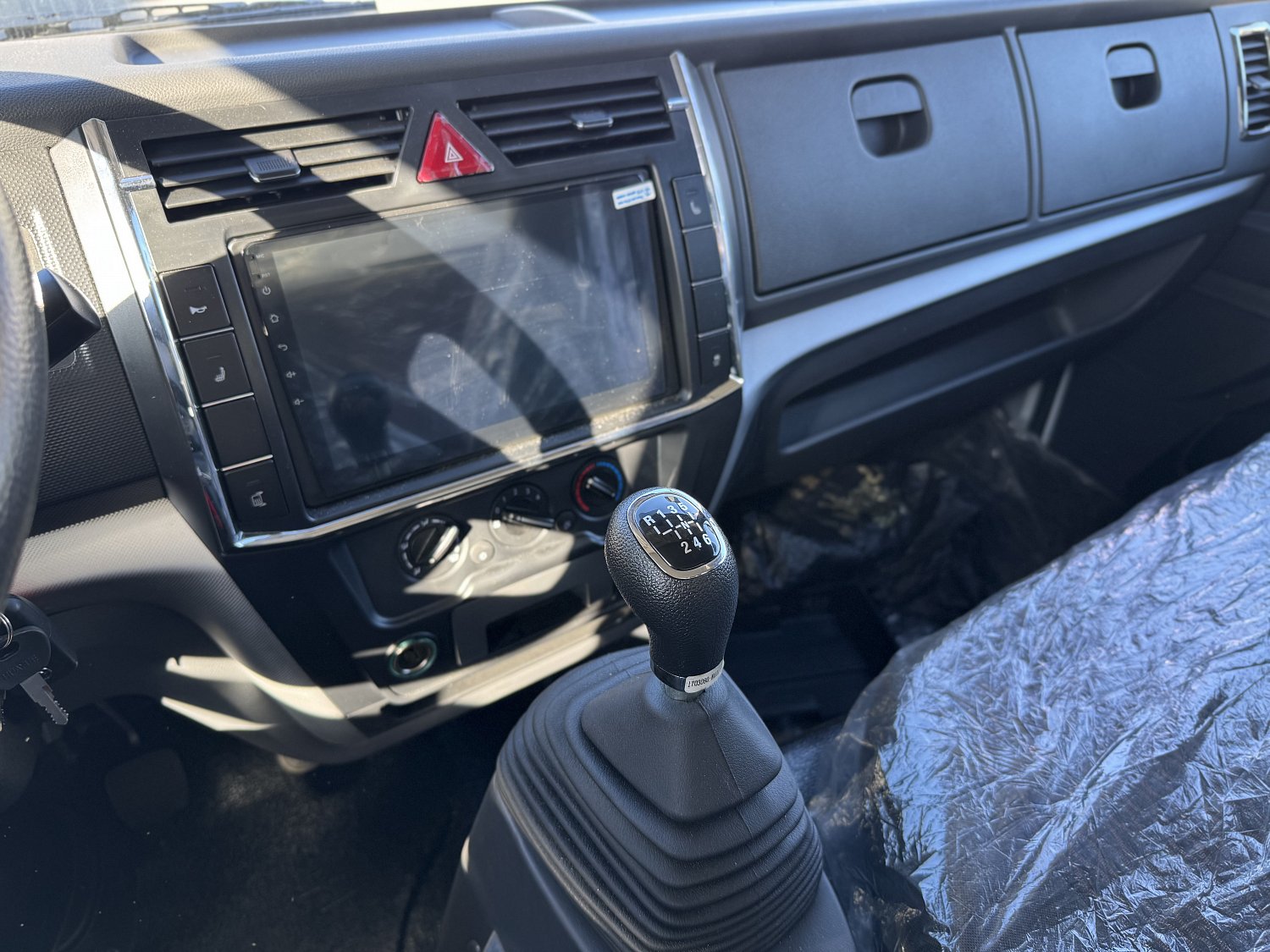 DongFeng Z55L с изотермическим фургоном с полной массой 5.5 т
