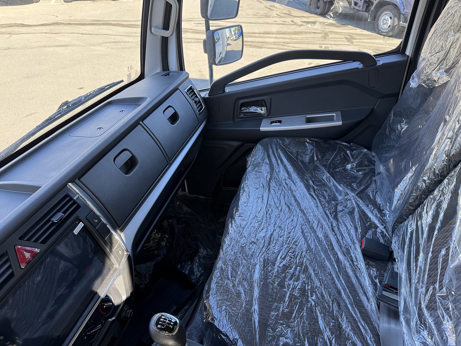DongFeng Z55L с изотермическим фургоном с полной массой 5.5 т
