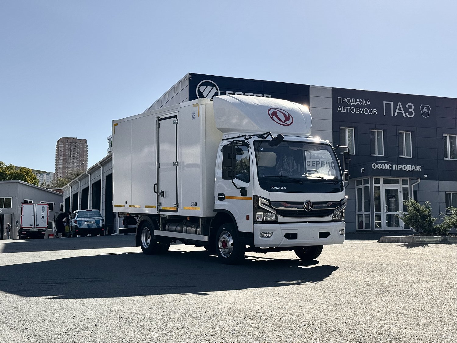 DongFeng Z55L с изотермическим фургоном с полной массой 5.5 т