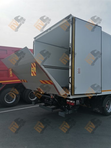 Изотермический фургон DongFeng C120L с аппарелью