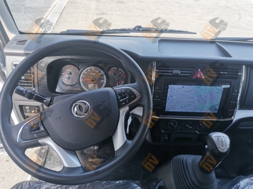 Изотермический фургон DongFeng C120L с аппарелью