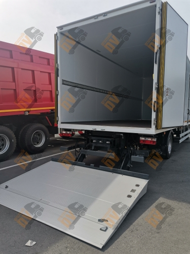 Изотермический фургон DongFeng C120L с аппарелью
