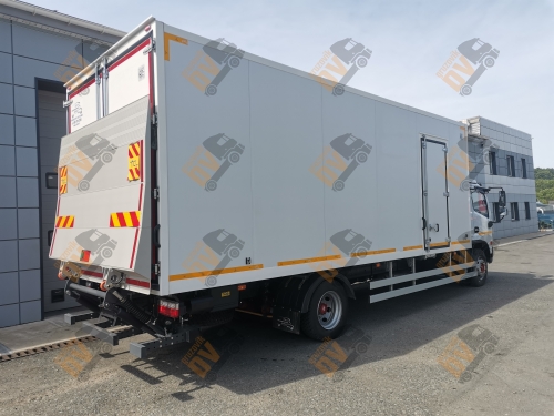 Изотермический фургон DongFeng C120L с аппарелью