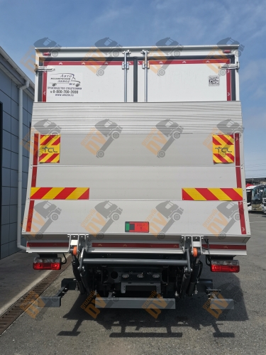 Изотермический фургон DongFeng C120L с аппарелью