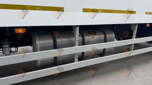 Фургон рефрижератор DongFeng C180L