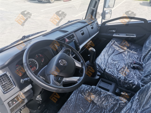 Изотермический фургон DongFeng C120L с аппарелью